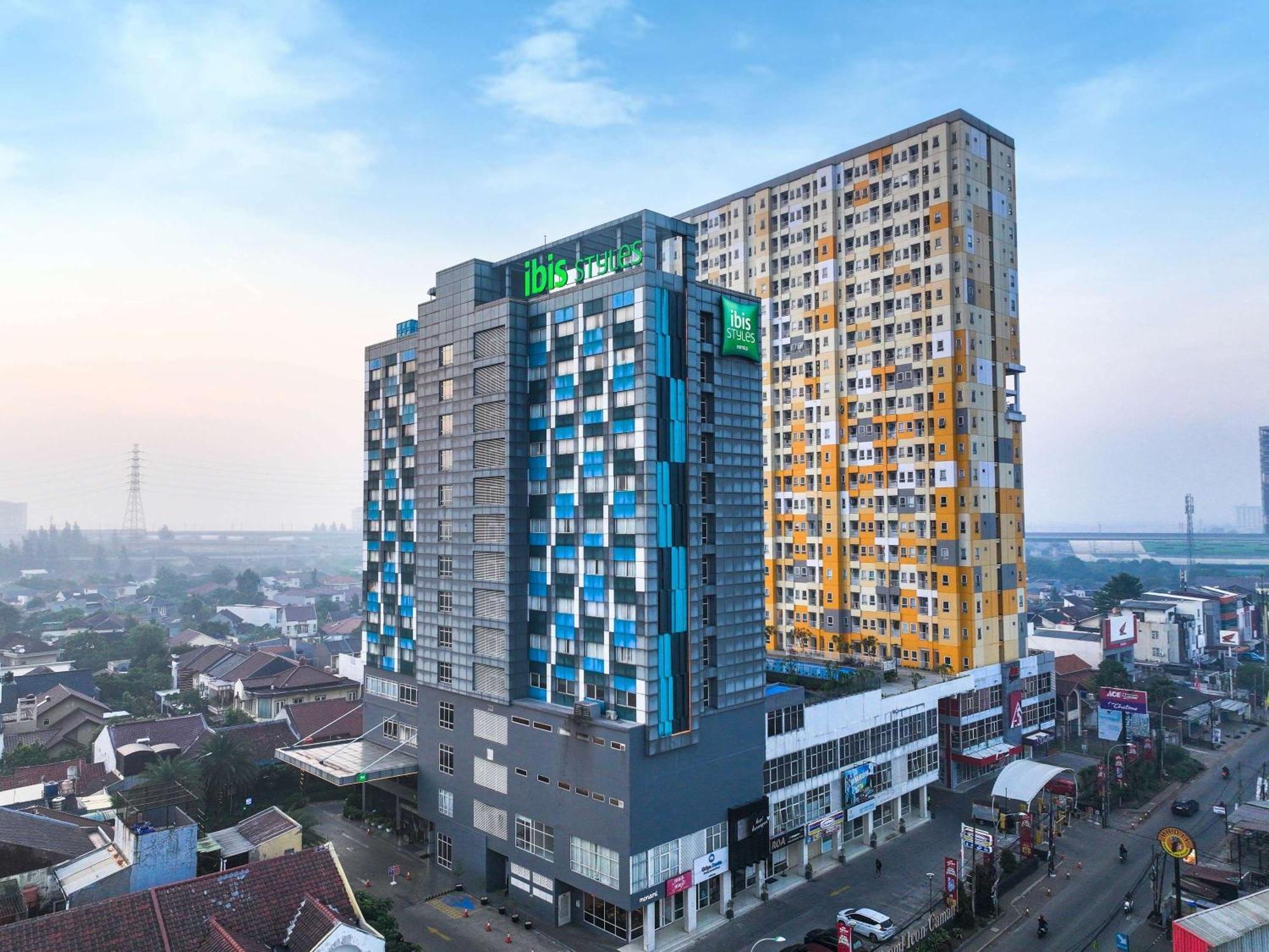Hotel ibis Styles Bekasi Jatibening Exterior foto