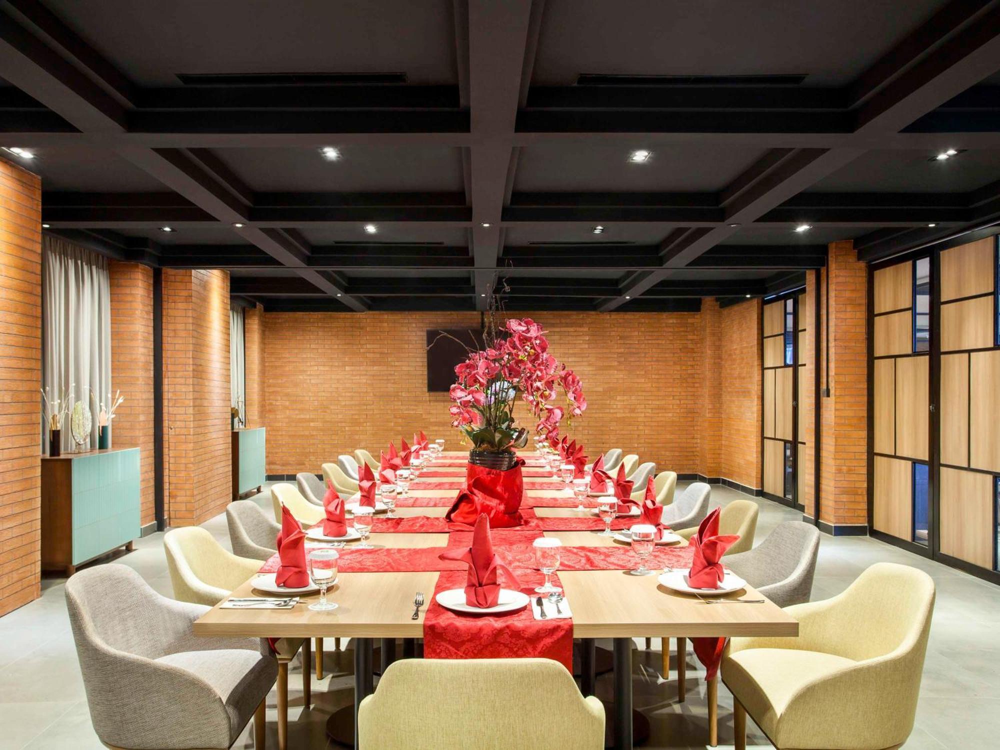 Hotel ibis Styles Bekasi Jatibening Exterior foto
