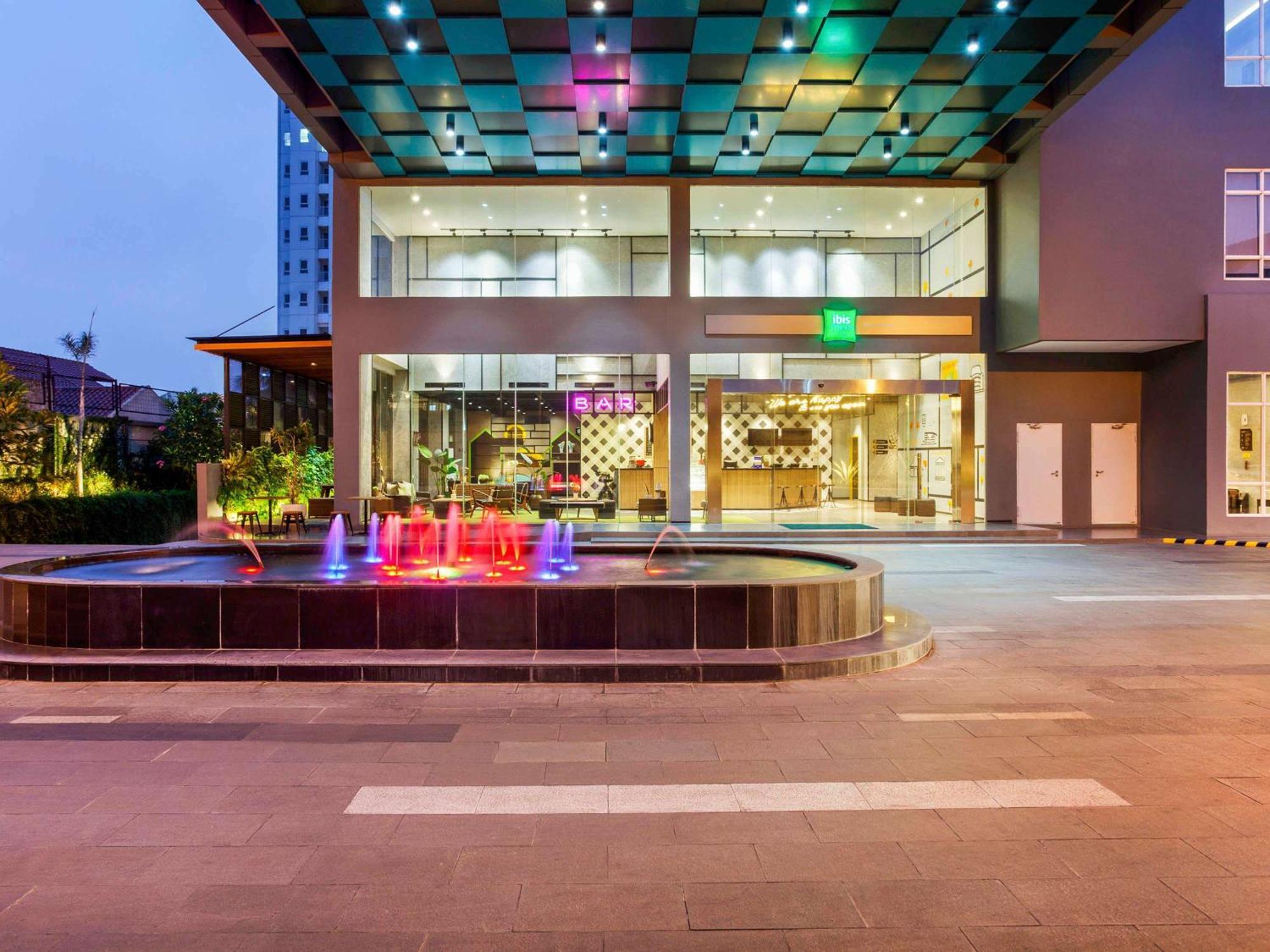 Hotel ibis Styles Bekasi Jatibening Exterior foto