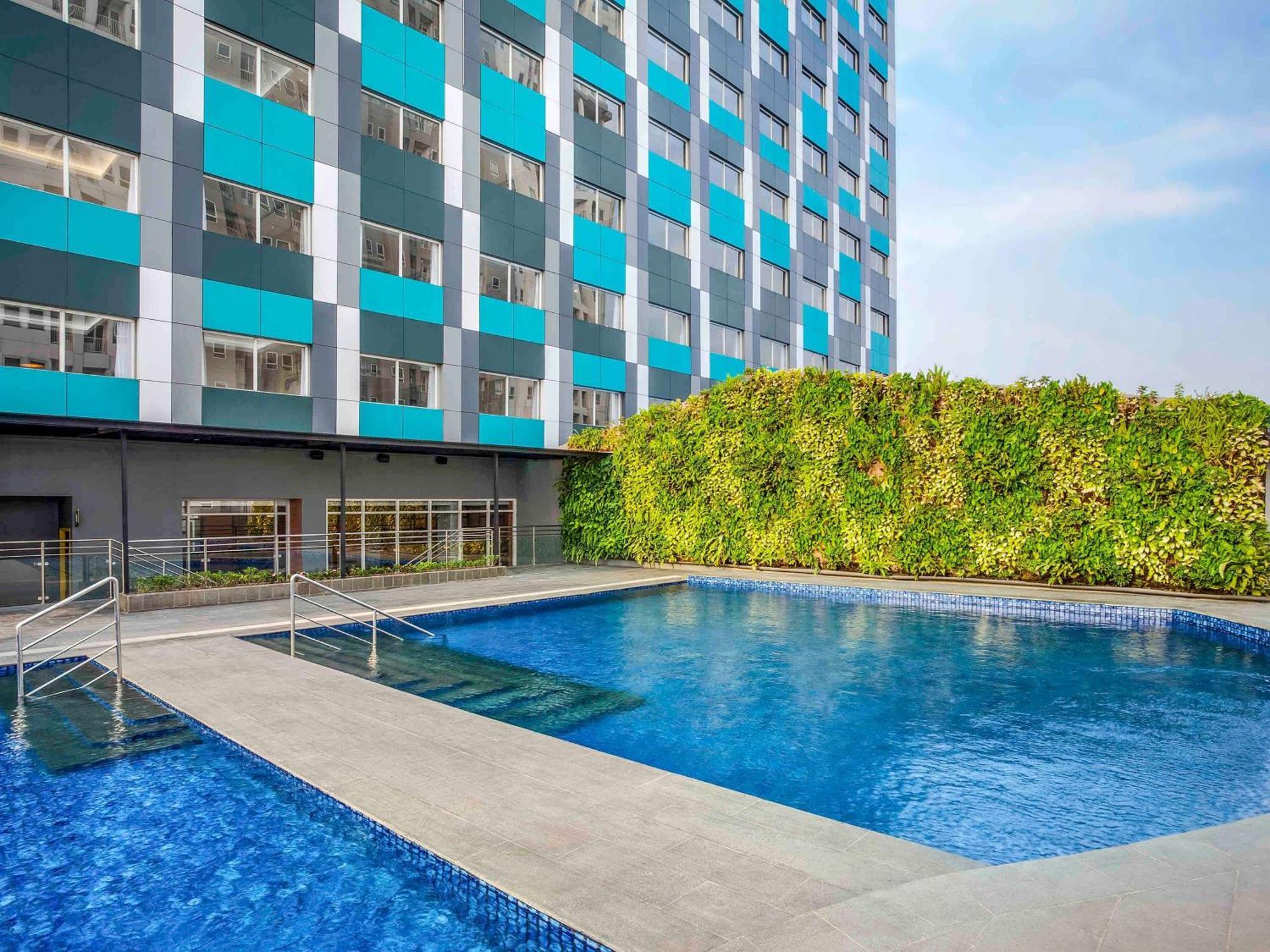 Hotel ibis Styles Bekasi Jatibening Exterior foto