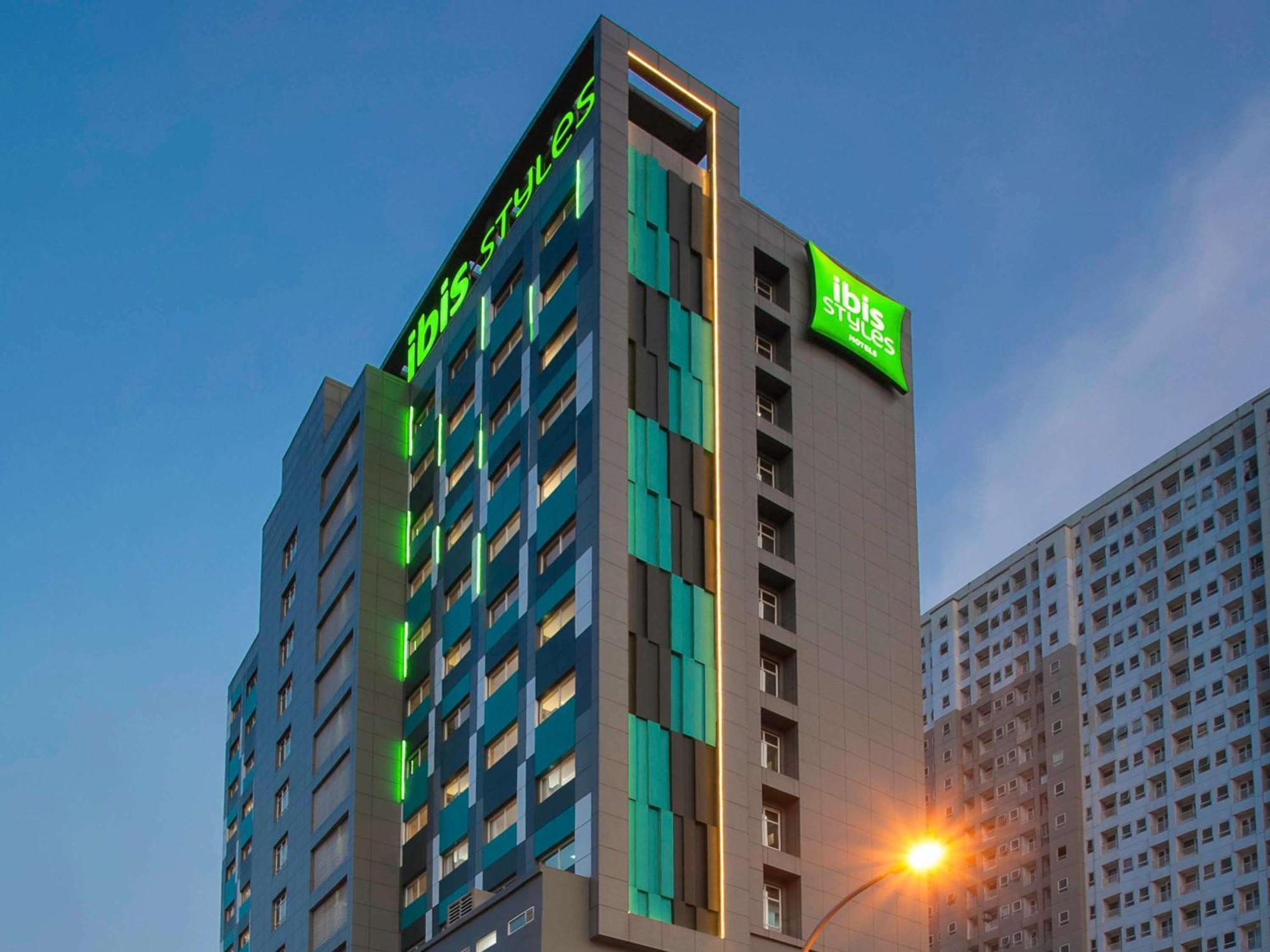 Hotel ibis Styles Bekasi Jatibening Exterior foto
