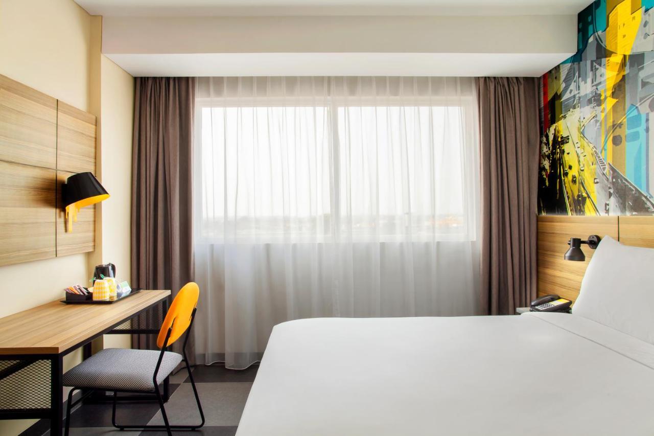 Hotel ibis Styles Bekasi Jatibening Exterior foto