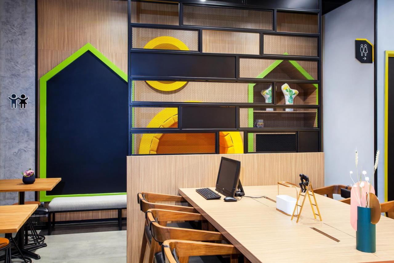 Hotel ibis Styles Bekasi Jatibening Exterior foto