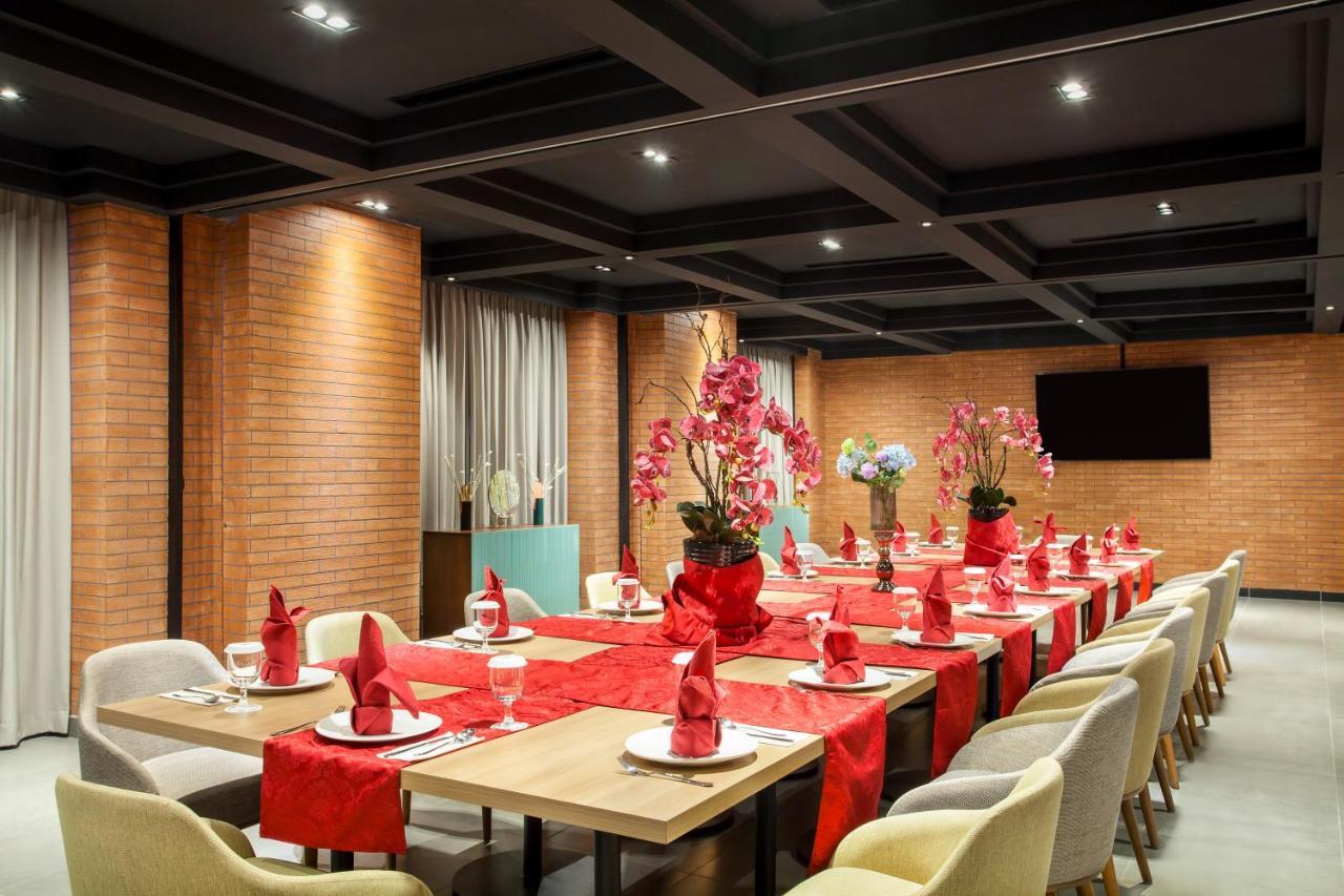 Hotel ibis Styles Bekasi Jatibening Exterior foto